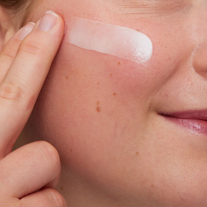 CeraVe Hidratantni serum sa hijaluronskom kiselinom 30 ml